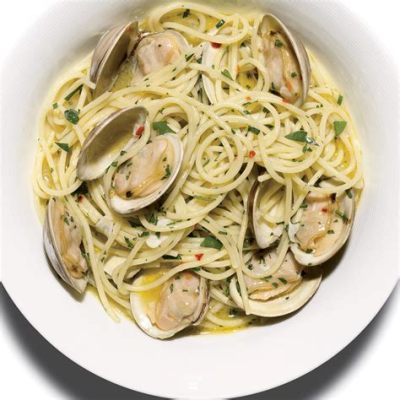  Spaghetti alle Vongole! Indulge in a Symphony of Savory Seafood and Briny Delight