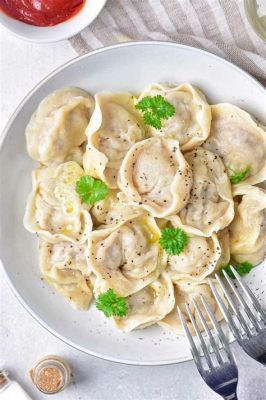  เชิญชิม Pelmeni อร่อยหยดสุดท้าย! สัมผัสรสชาติของความนุ่มละมุนและความหอมกรุ่นในทุกคำกัด